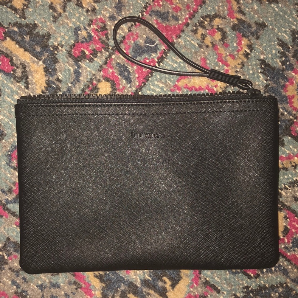 Lululemon waterproof  pouch